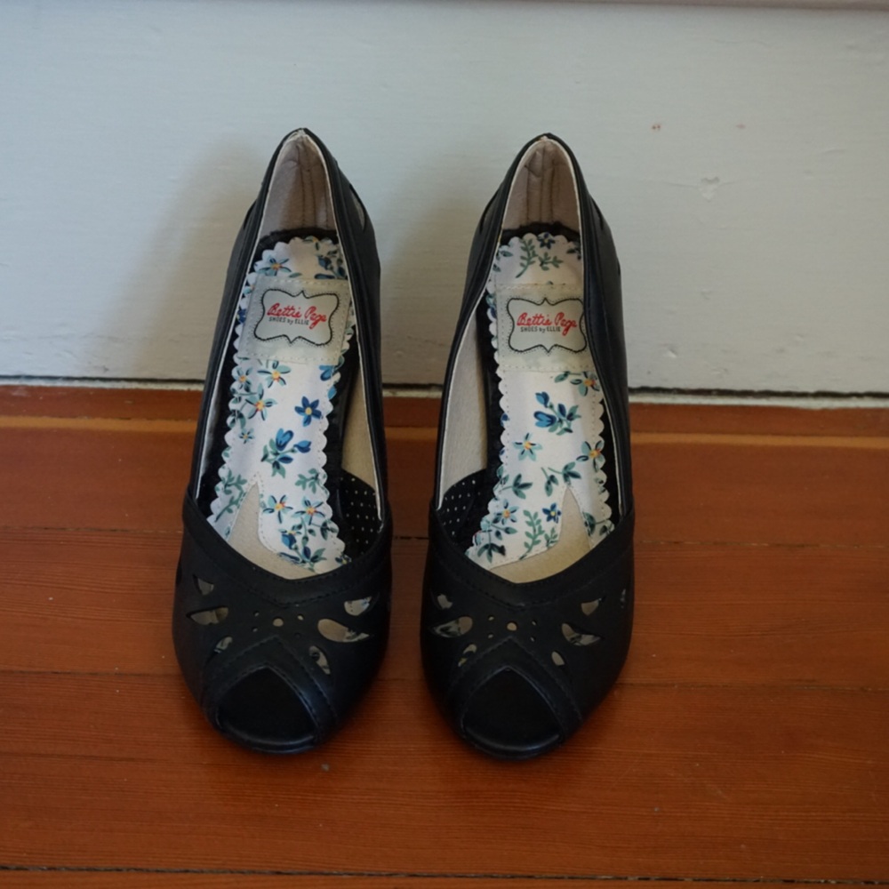 Bettie Page Black Cutout Peep-Toe Heels - Picture 2 of 4